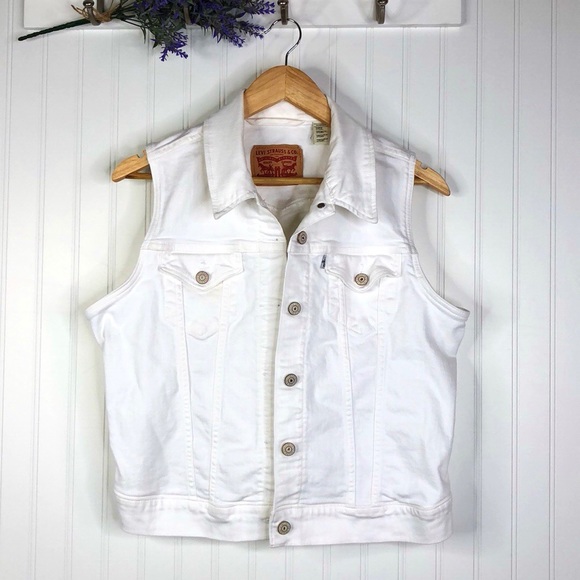 white levi vest